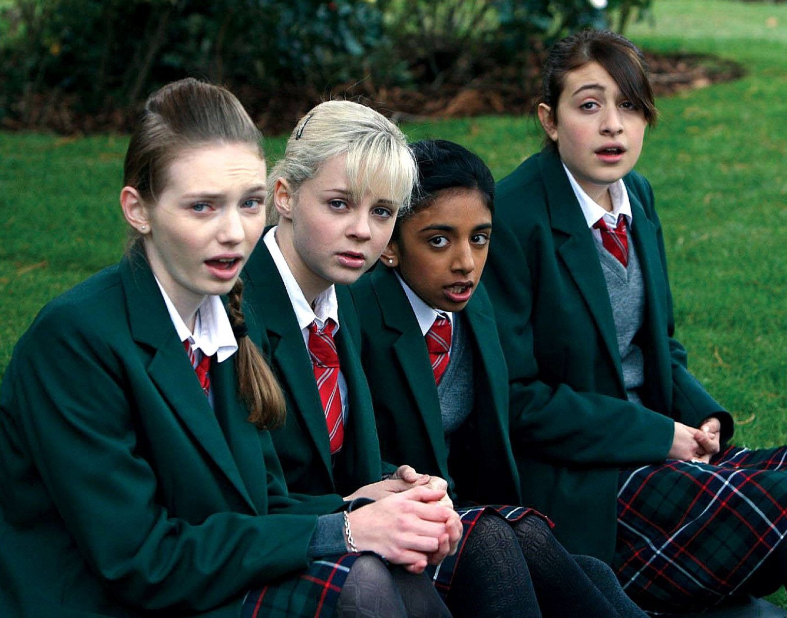 Angus, Thongs and Perfect Snogging (35mm) + Collage Workshop image