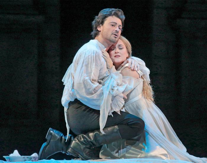 MET-OPERA-ROMEO-ET-JULIETTE